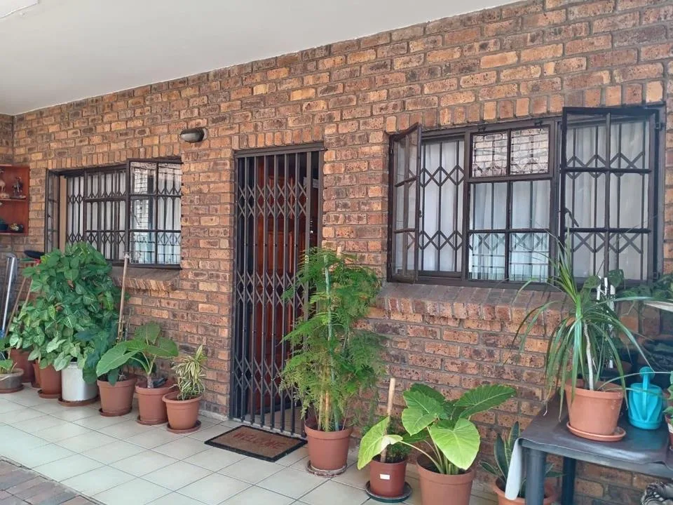 2 Bedroom Townhouse for sale in Mid Town