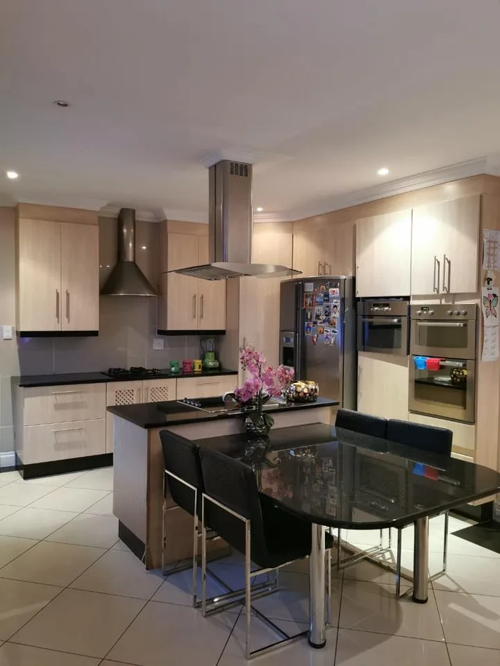 3 Bedroom House for sale in Mayfair
