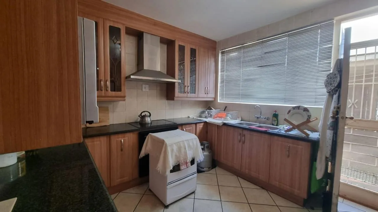 3 Bedroom Apartment / flat for sale in Selcourt