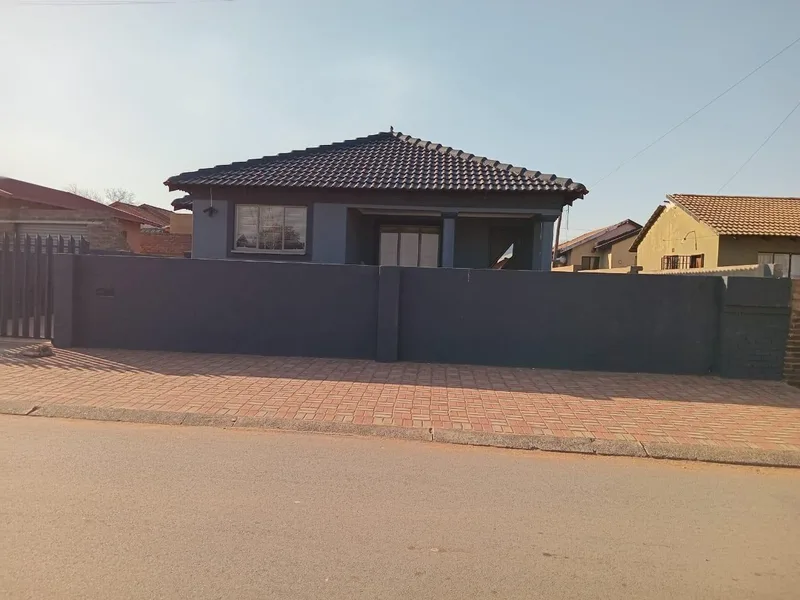 3 Bedroom House in Toekomsrus