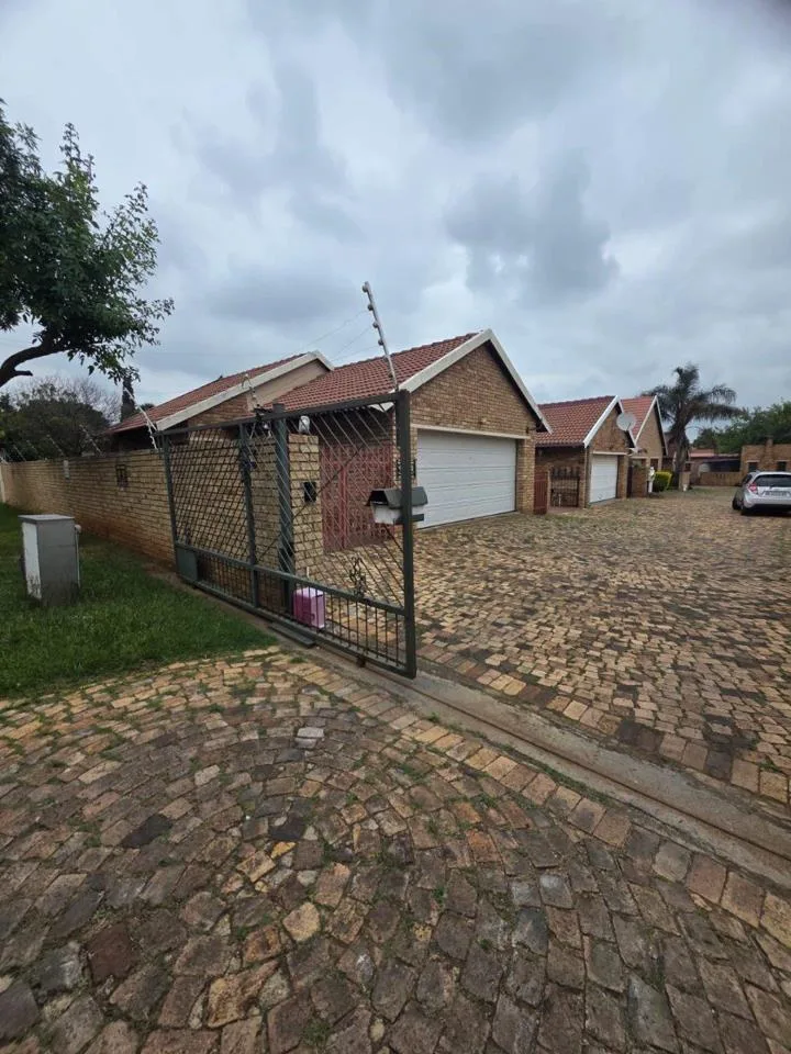 3 Bedroom House for sale in Greenhills