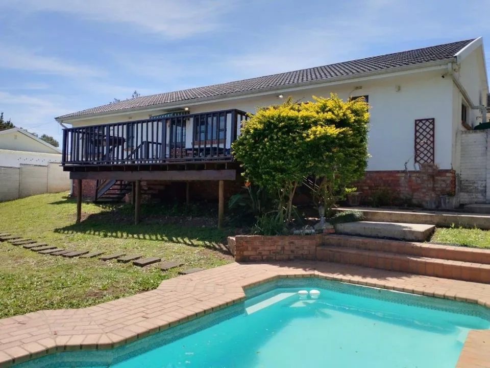 3 Bedroom House for sale in Beacon Bay