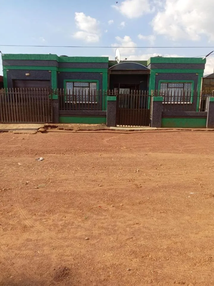 6 Bedroom House for sale in Evaton West