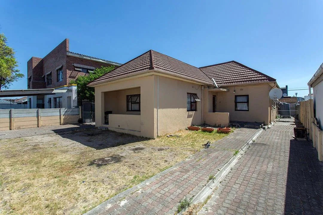 4 Bedroom House for sale in Vasco Estate