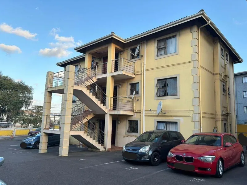 2 Bedroom Apartment / flat for sale in Montclair