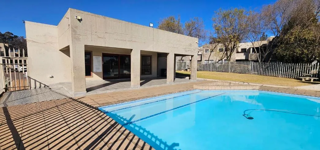2 Bedroom Apartment / flat for sale in New Market