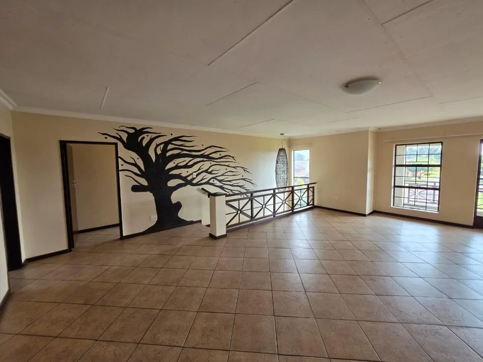 6 Bedroom House to rent in Middelburg South