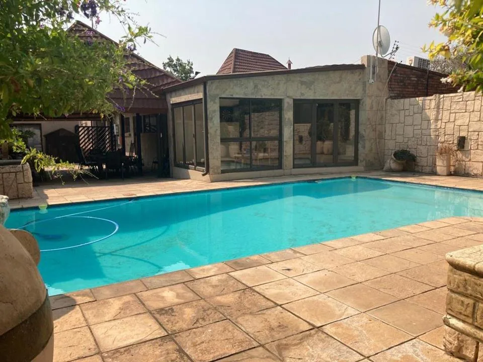 4 Bedroom House for sale in Bo-dorp