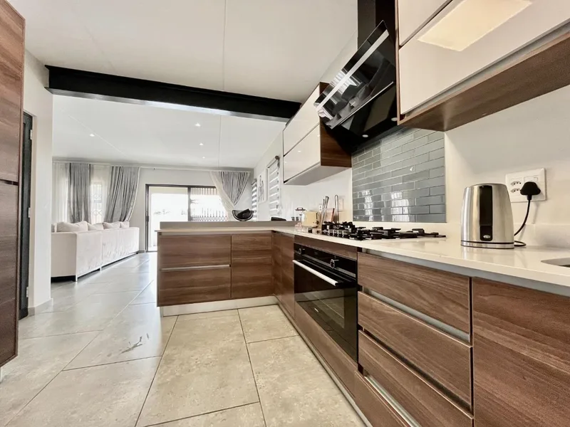 3 Bedroom House in Crowthorne