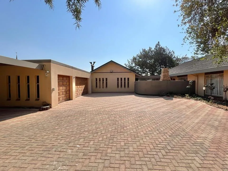 3 Bedroom House for sale in Lichtenburg