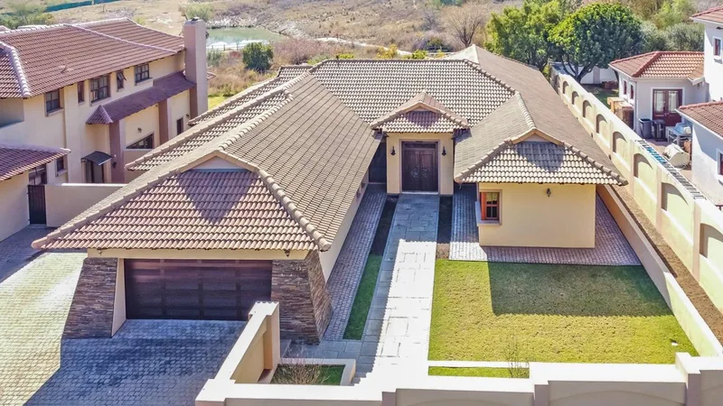 3 Bedroom House for sale in Eagle Canyon Golf Estate