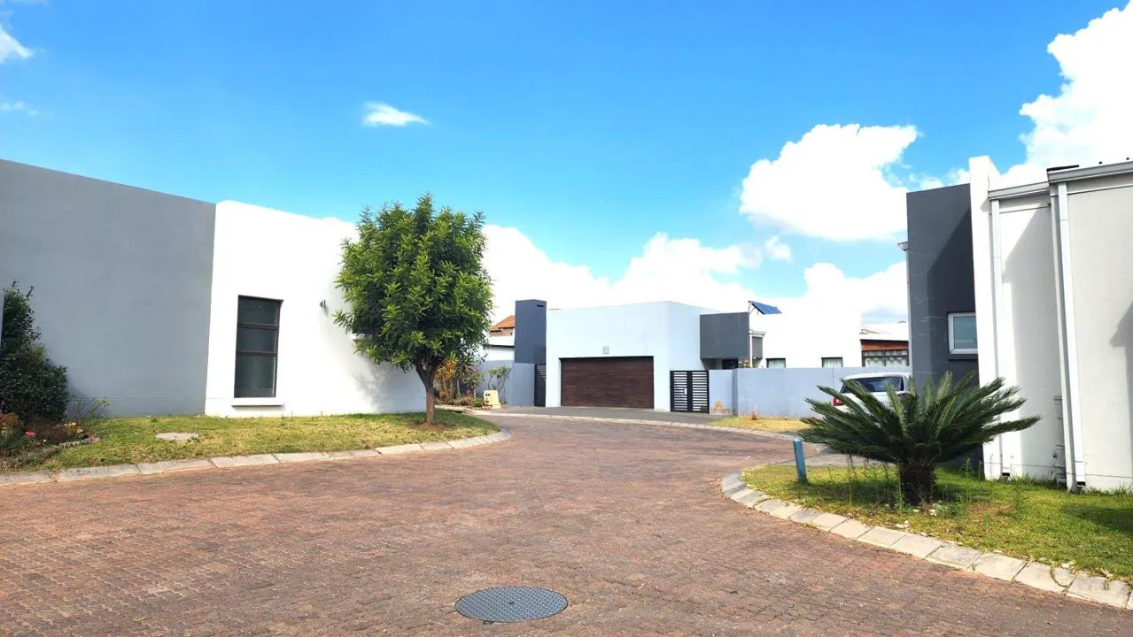 4 Bedroom House for sale in Sagewood