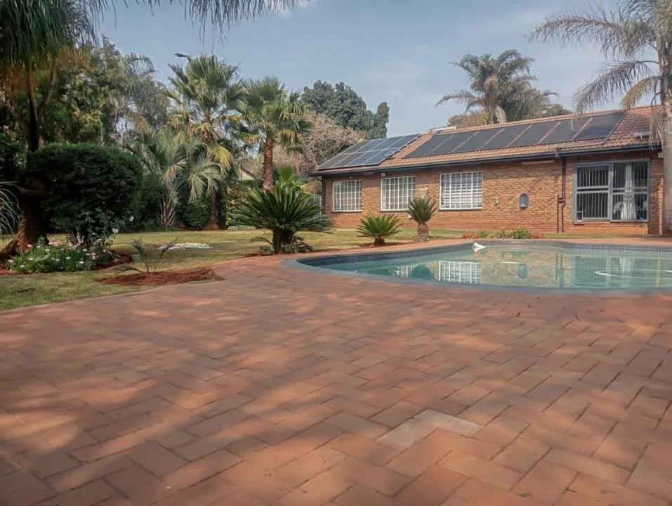 4 Bedroom House for sale in Kenleaf