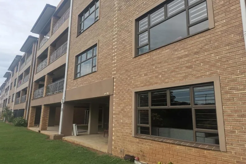 3 Bedroom Apartment / flat to rent in Sherwood