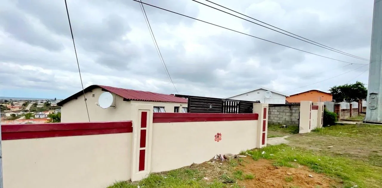 2 Bedroom House for sale in Mdantsane Nu 13