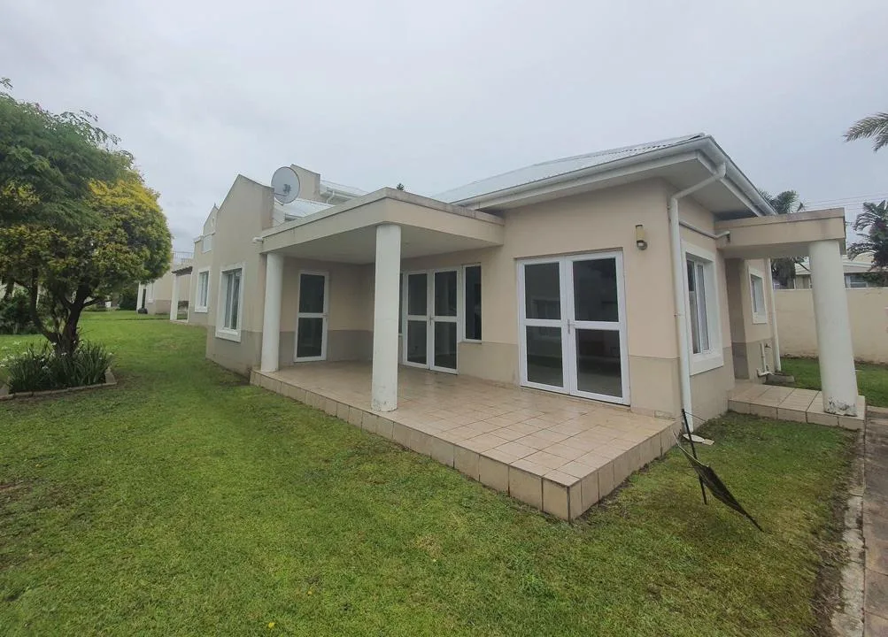 3 Bedroom Townhouse for sale in Beacon Bay