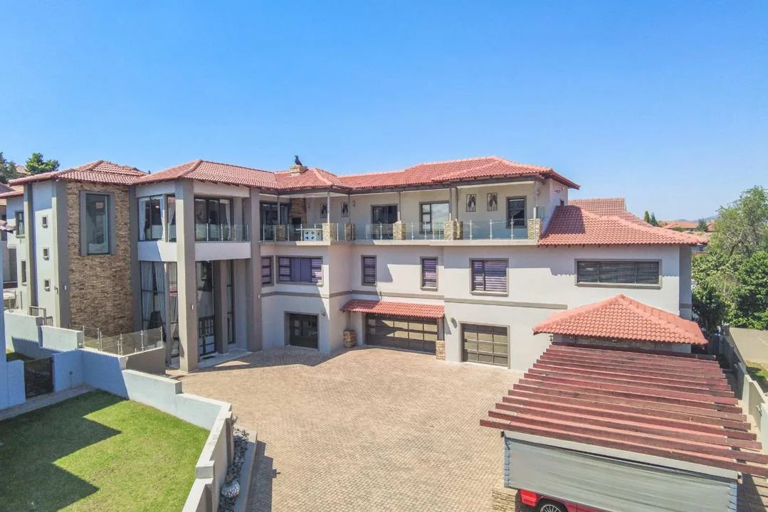 6 Bedroom House for sale in Ifafi