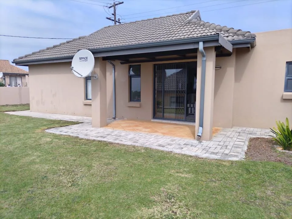 3 Bedroom House for sale in Kidds Beach