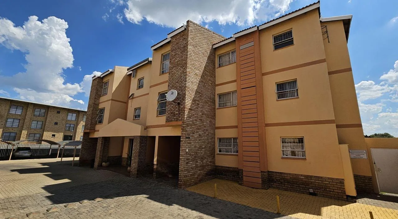 2 Bedroom Apartment / flat for sale in Kannoniers Park