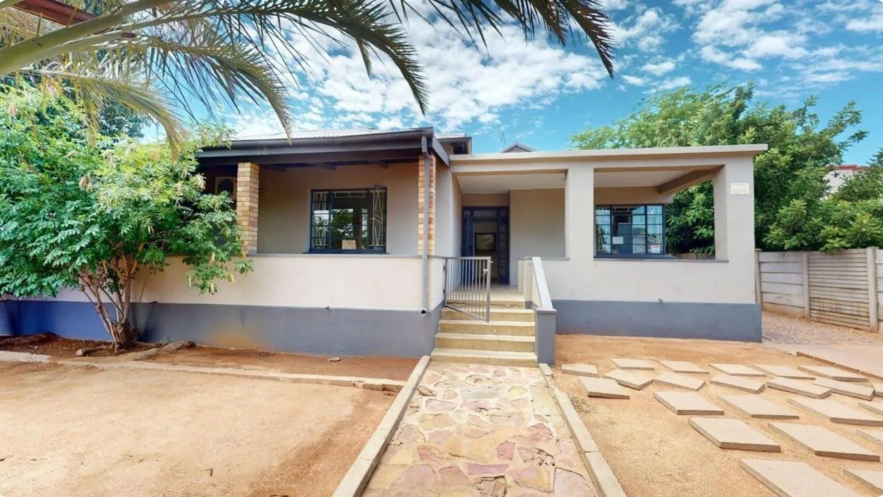 4 Bedroom House for sale in Upington Central