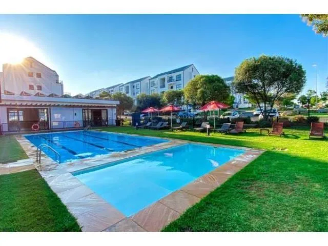3 Bedroom Apartment / flat to rent in Greenstone Hill