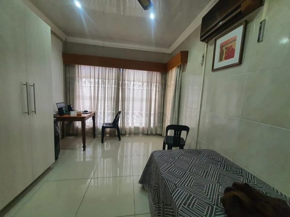 17 Bedroom House for sale in Universitas