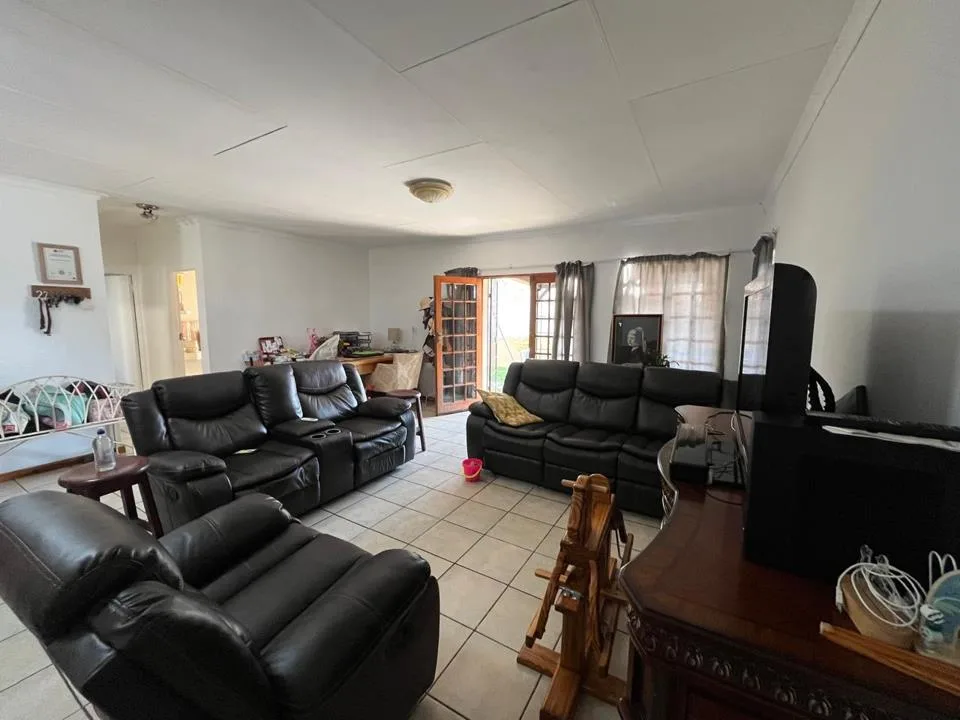 2 Bedroom Apartment / flat for sale in Standerton Central