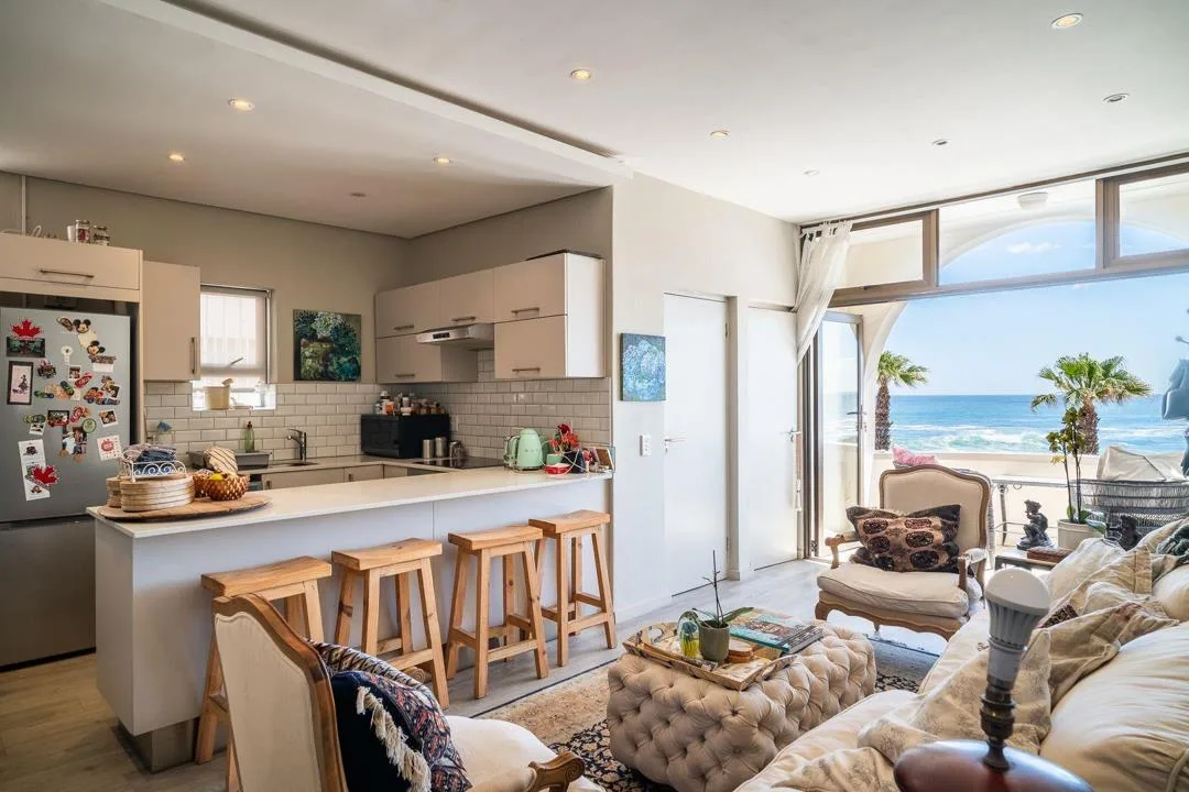 2 Bedroom Apartment / flat for sale in Bantry Bay