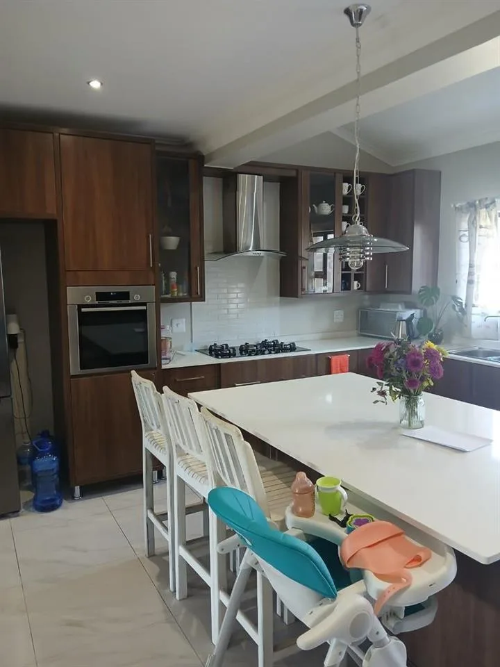 4 Bedroom Townhouse for sale in Shellyvale