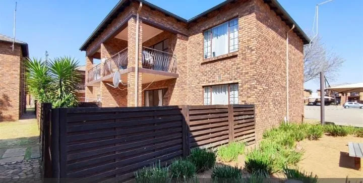 2 Bedroom Apartment / flat for sale in Brakpan Central
