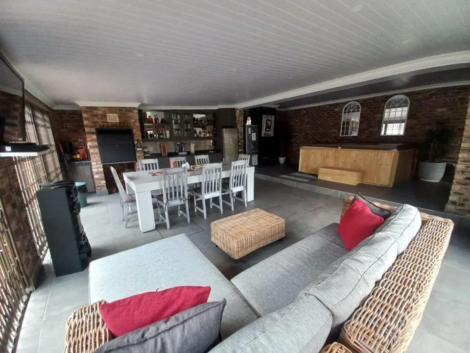 4 Bedroom House for sale in Mantevrede