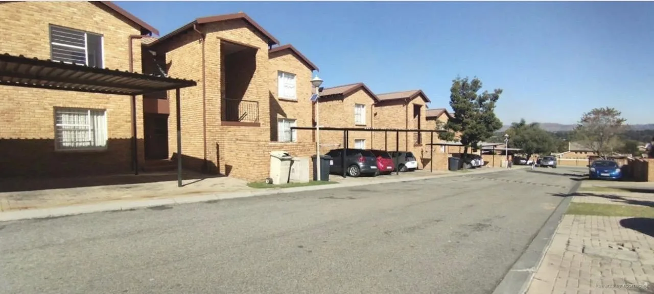 2 Bedroom Townhouse for sale in Honeypark