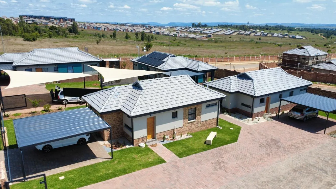 3 Bedroom Townhouse for sale in Cosmo City