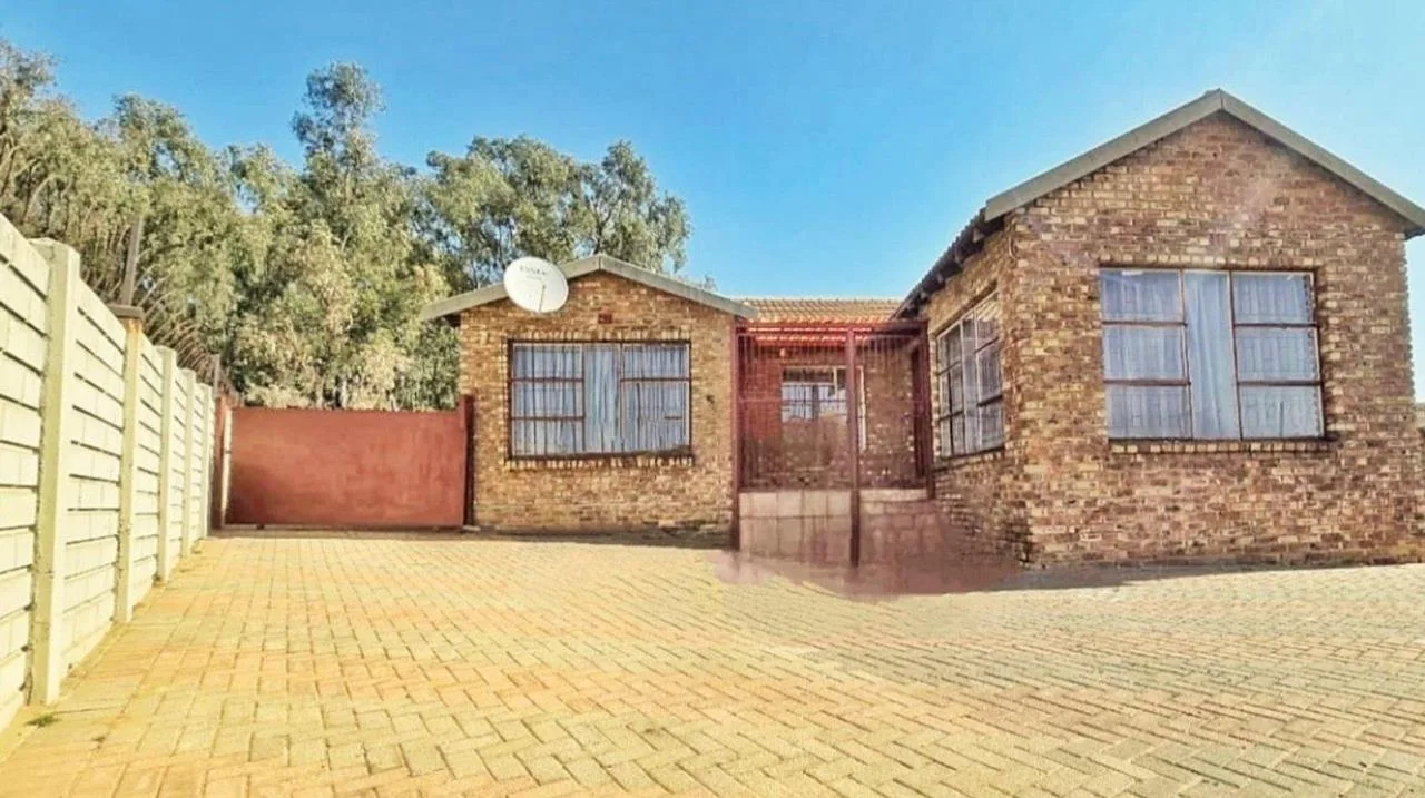 3 Bedroom House for sale in Pine Ridge