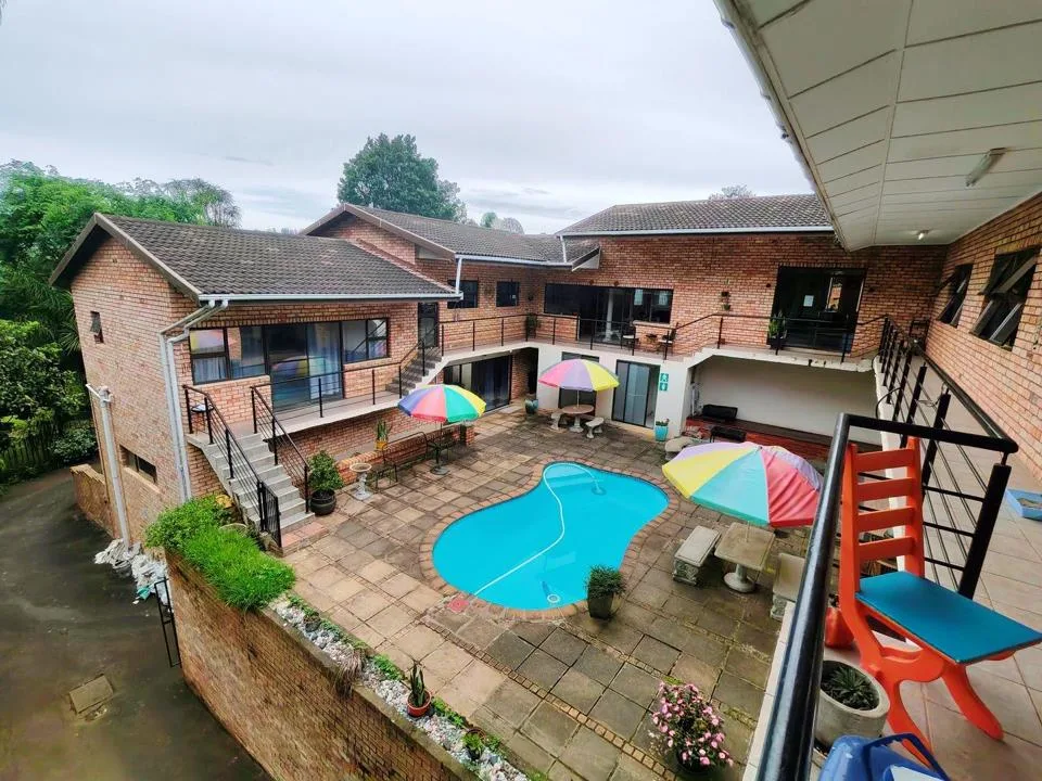 10 Bedroom House for sale in Clarendon