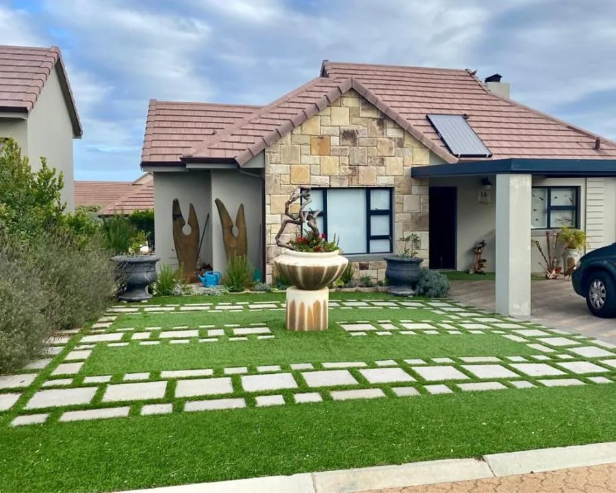 2 Bedroom House for sale in Paradise Coast