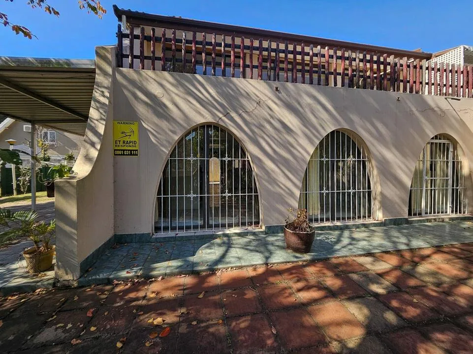 4 Bedroom Townhouse for sale in Amanzimtoti