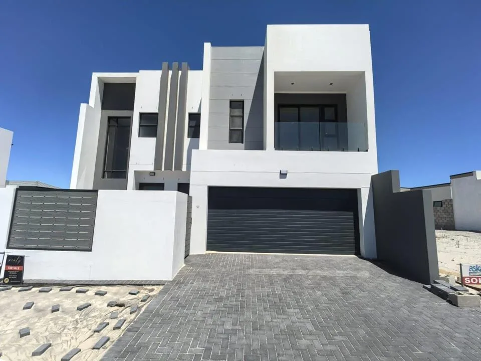 4 Bedroom House for sale in Sandown