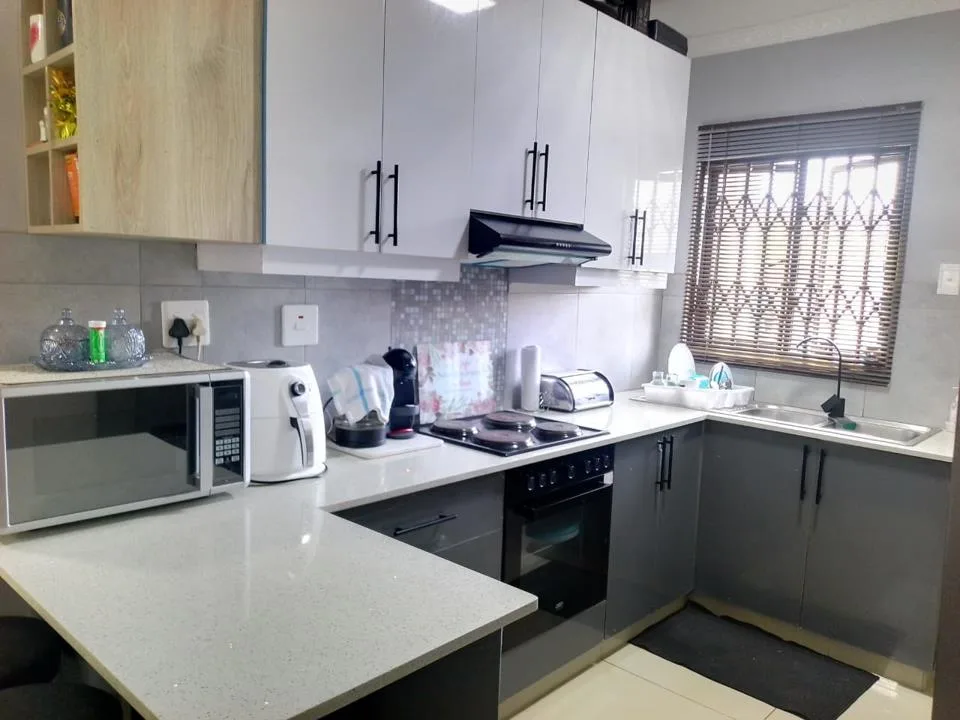 2 Bedroom Apartment / flat to rent in Morningside