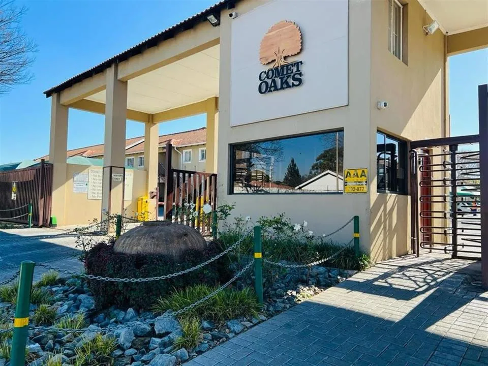 2 Bedroom Townhouse for sale in Comet