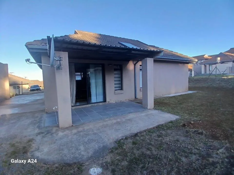 3 Bedroom House for sale in Kidds Beach