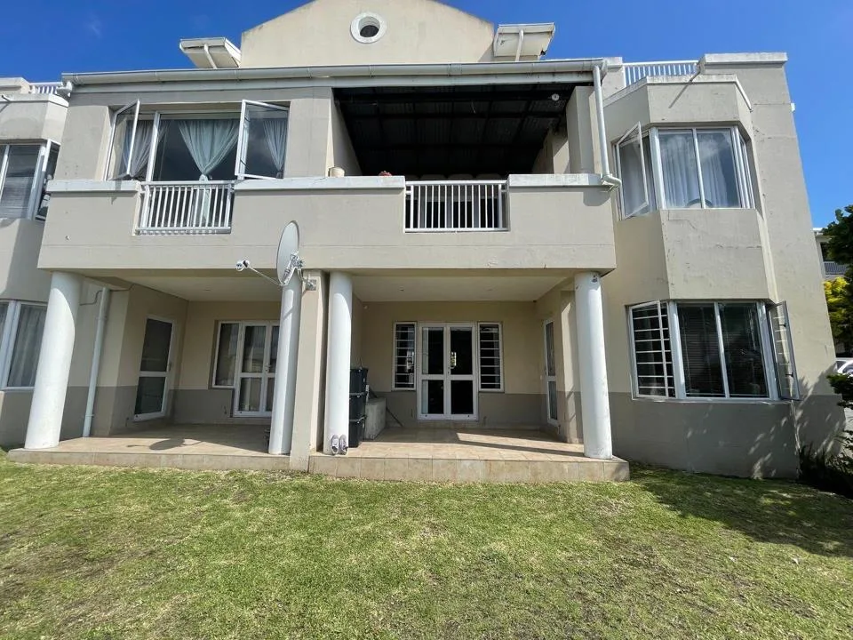 2 Bedroom Townhouse for sale in Beacon Bay