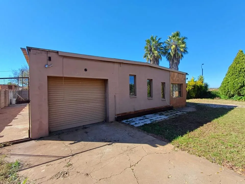6 Bedroom House for sale in Randlespark