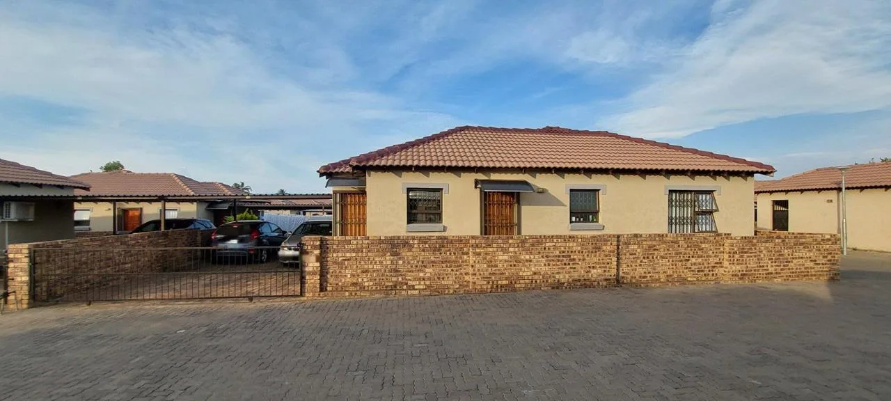 3 Bedroom House for sale in Chantelle