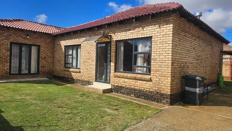 3 Bedroom Townhouse for sale in Robin Park
