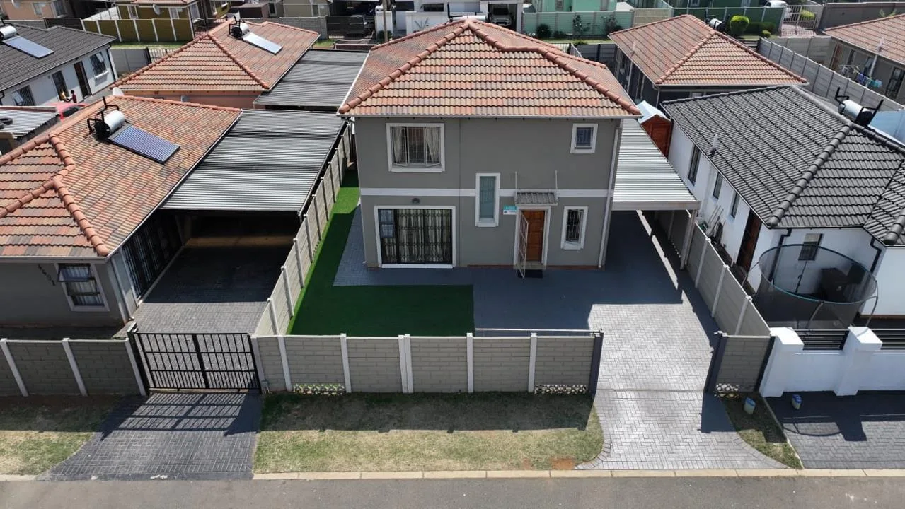 3 Bedroom House for sale in Albertsdal
