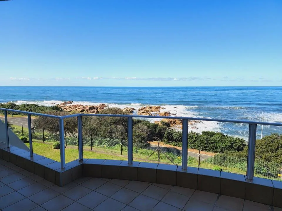 2 Bedroom Apartment / flat for sale in Lawrence Rocks