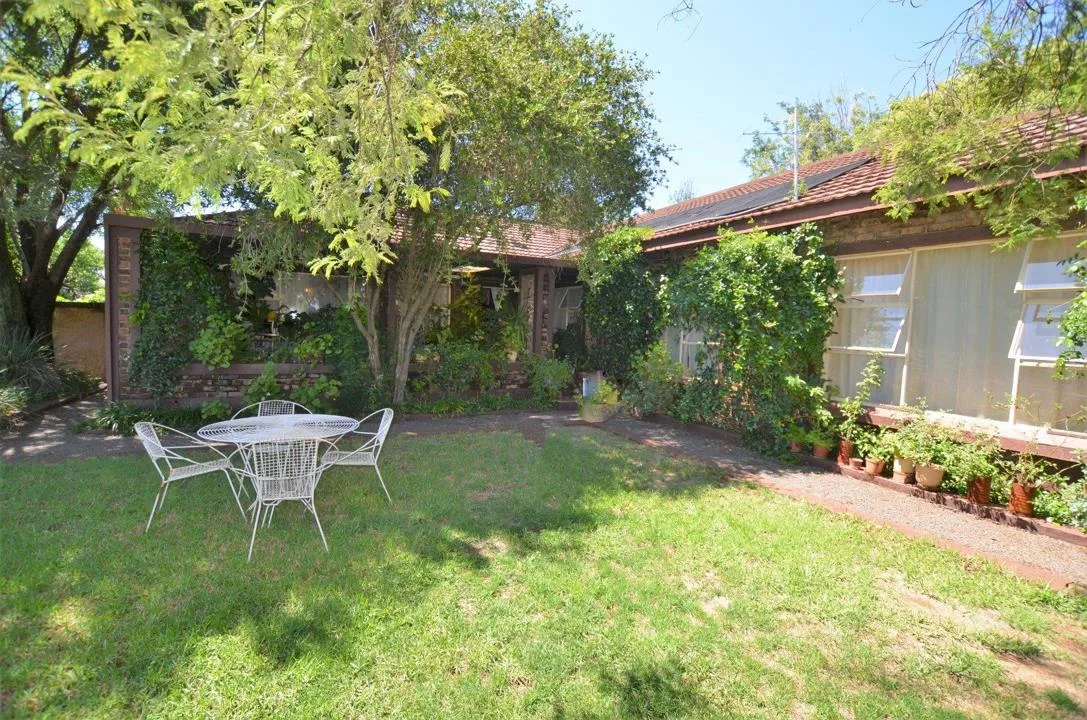 5 Bedroom House for sale in Spitskop SH
