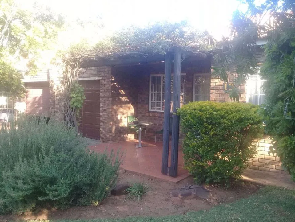 2 Bedroom House for sale in Safari Gardens