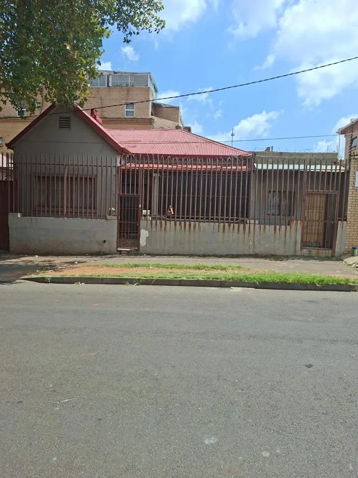 3 Bedroom House for sale in Mayfair